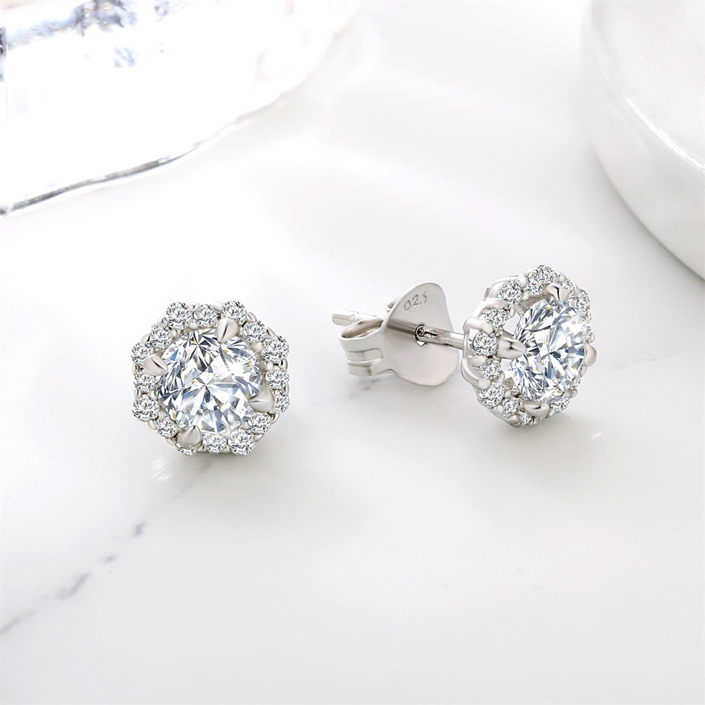 Excellent VVS1 Moissanite Stud Earrings