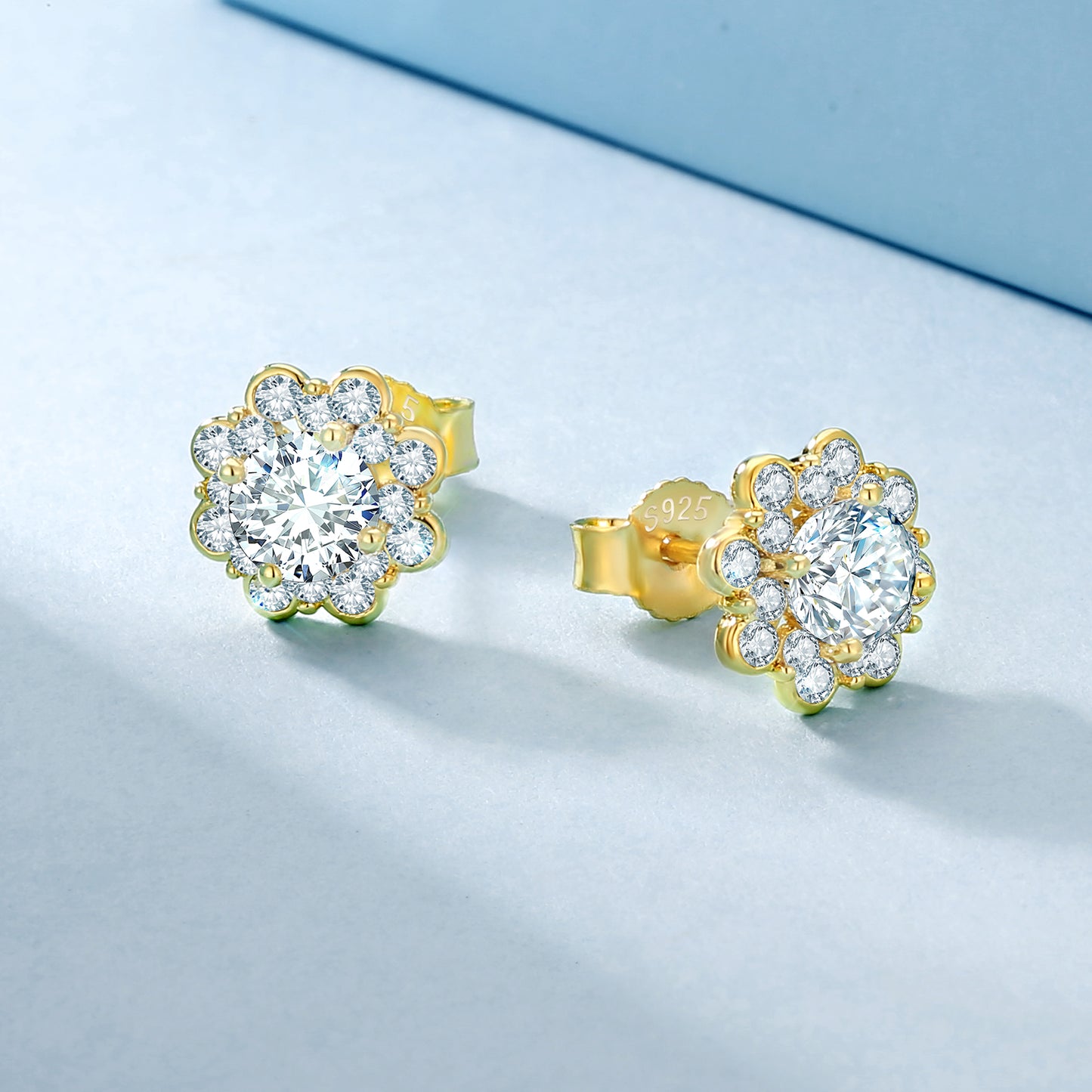 Excellent VVS1  Moissanite Stud Earrings