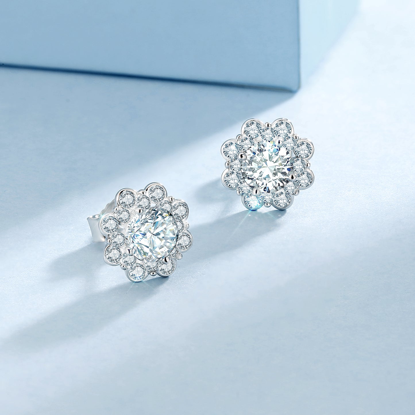 Excellent VVS1  Moissanite Stud Earrings