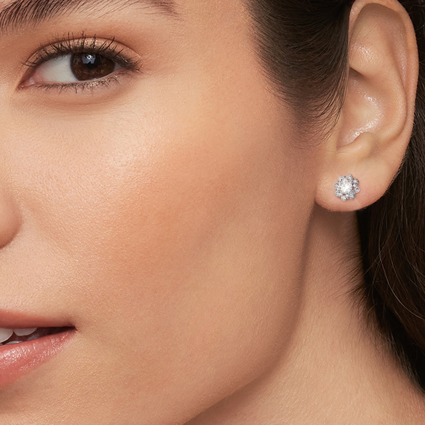 Excellent VVS1  Moissanite Stud Earrings