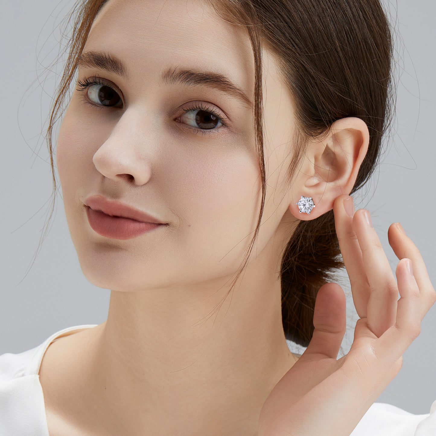 Six-Prong Excellent VVS1  Moissanite Stud Earrings